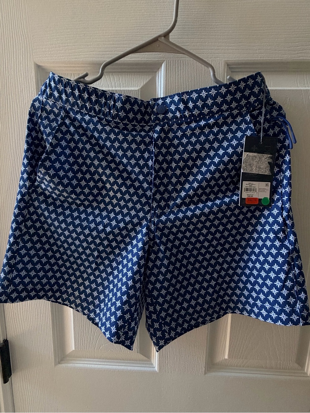 NWT - Men’s size small 6” DICK'S Sporting Goods Floral Resort Shorts - Blue